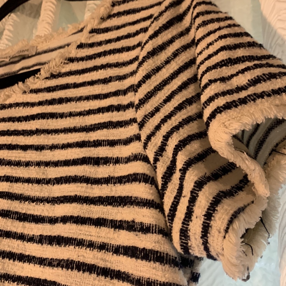 Green Envelope Navy and White Cotton Blend Textured Top